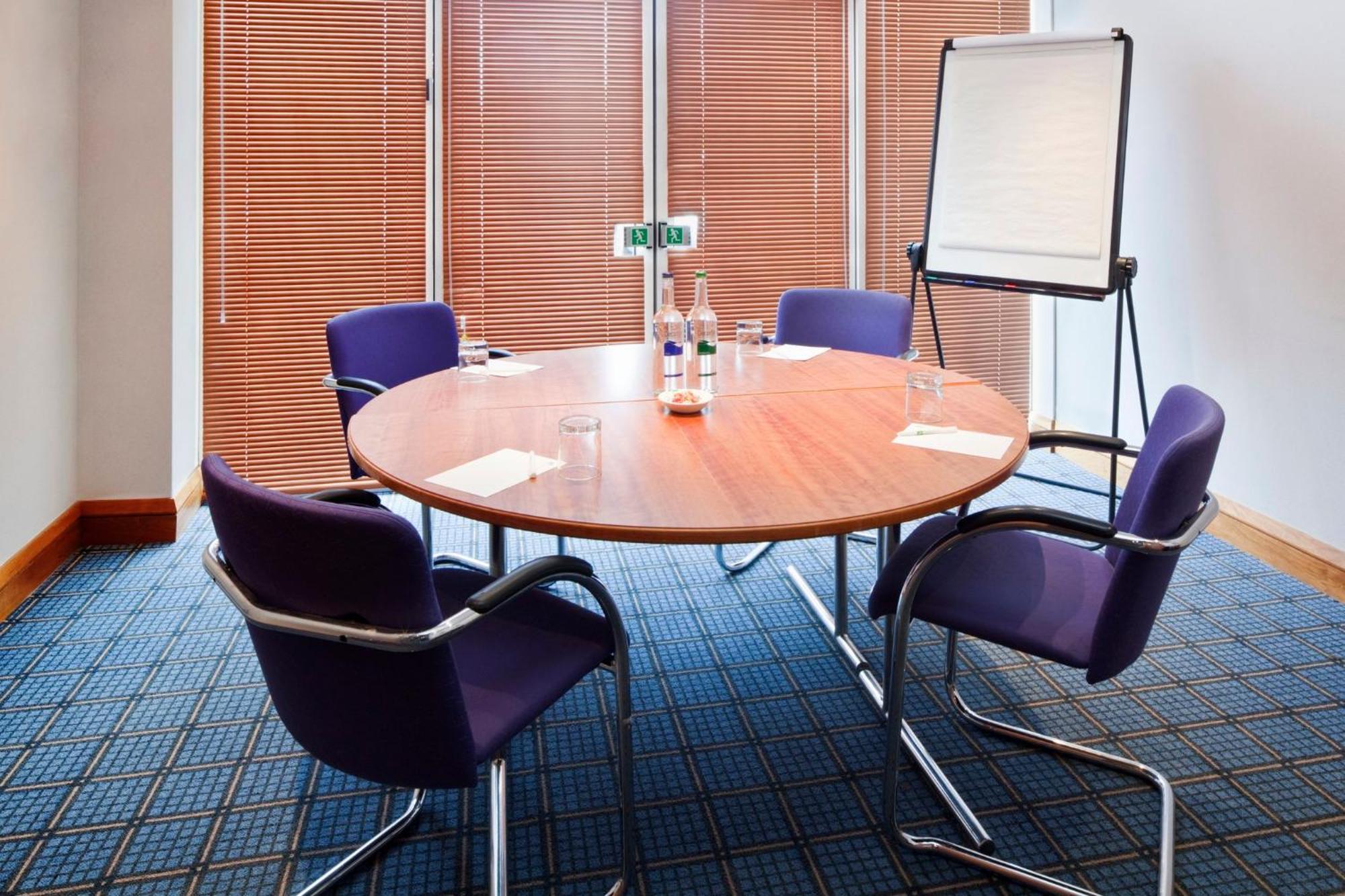 Holiday Inn Basildon By Ihg Kültér fotó
