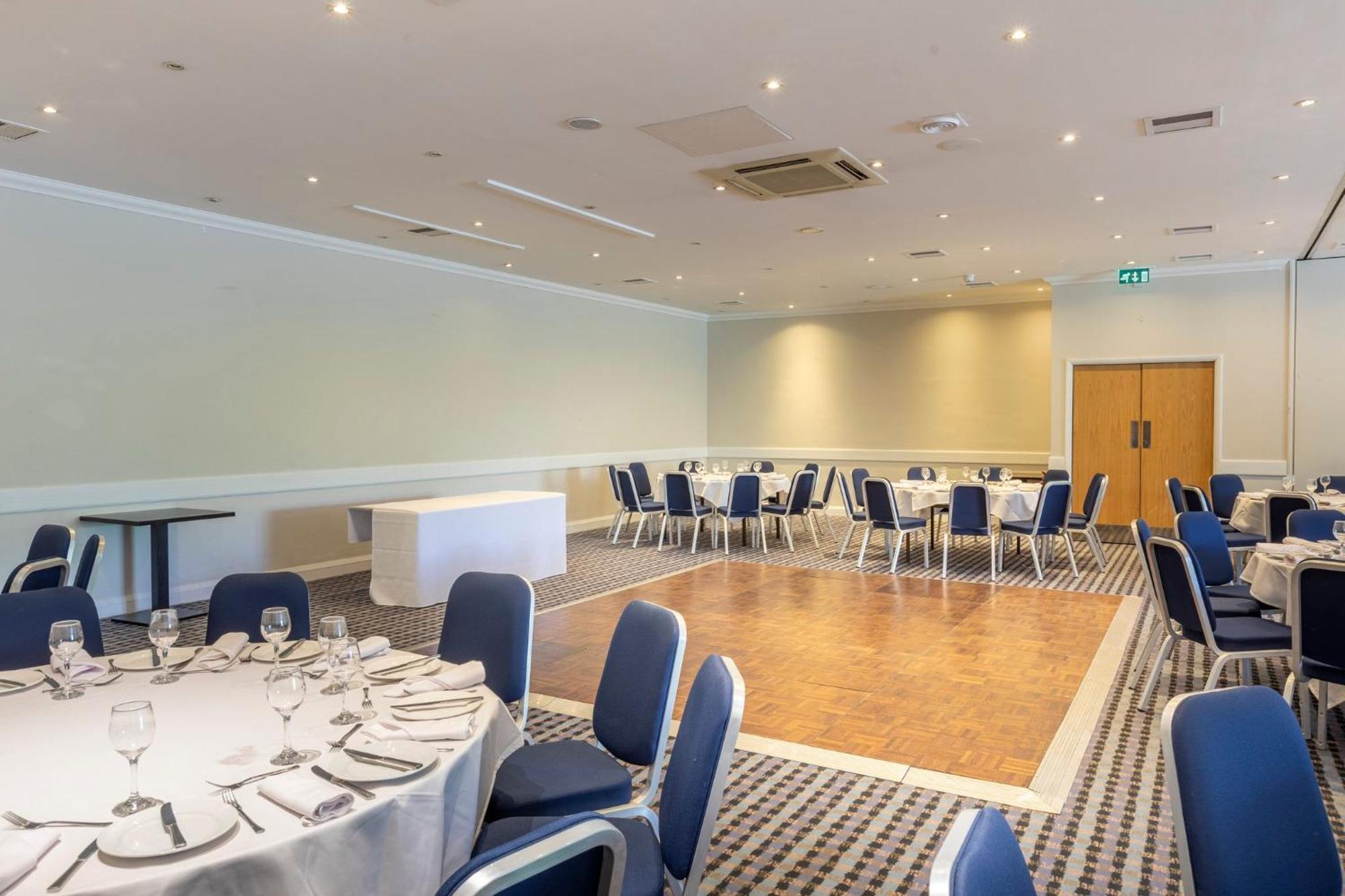 Holiday Inn Basildon By Ihg Kültér fotó
