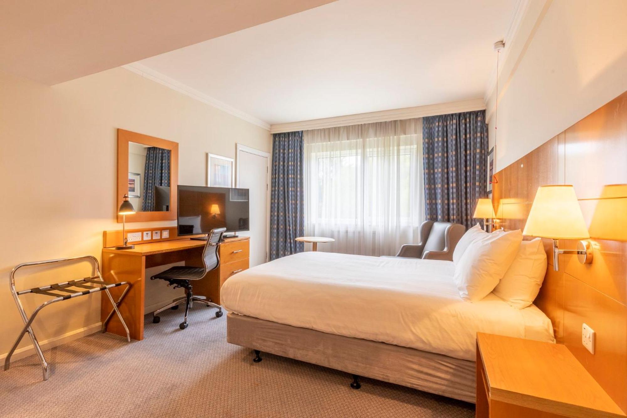 Holiday Inn Basildon By Ihg Kültér fotó